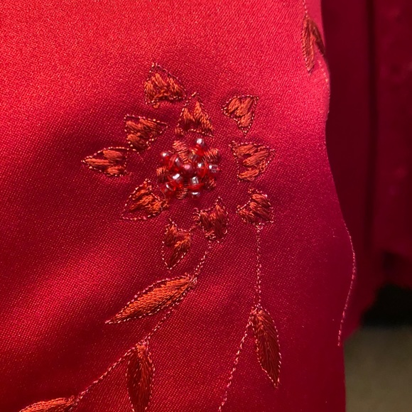 Red ball gown - Picture 5 of 11